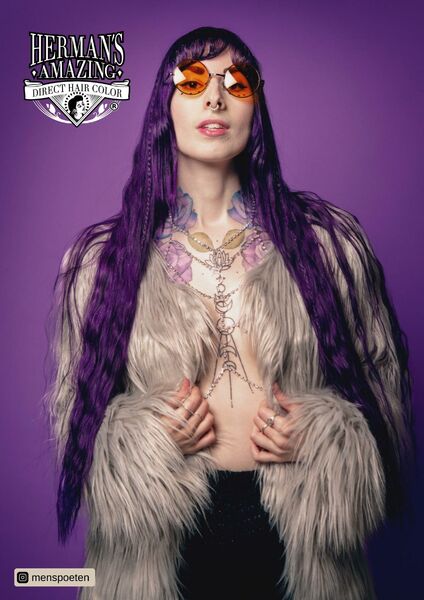 semi-permanente Haartönung PATSY PURPLE in dem Farbton Dunkellila von Herman's Amazing