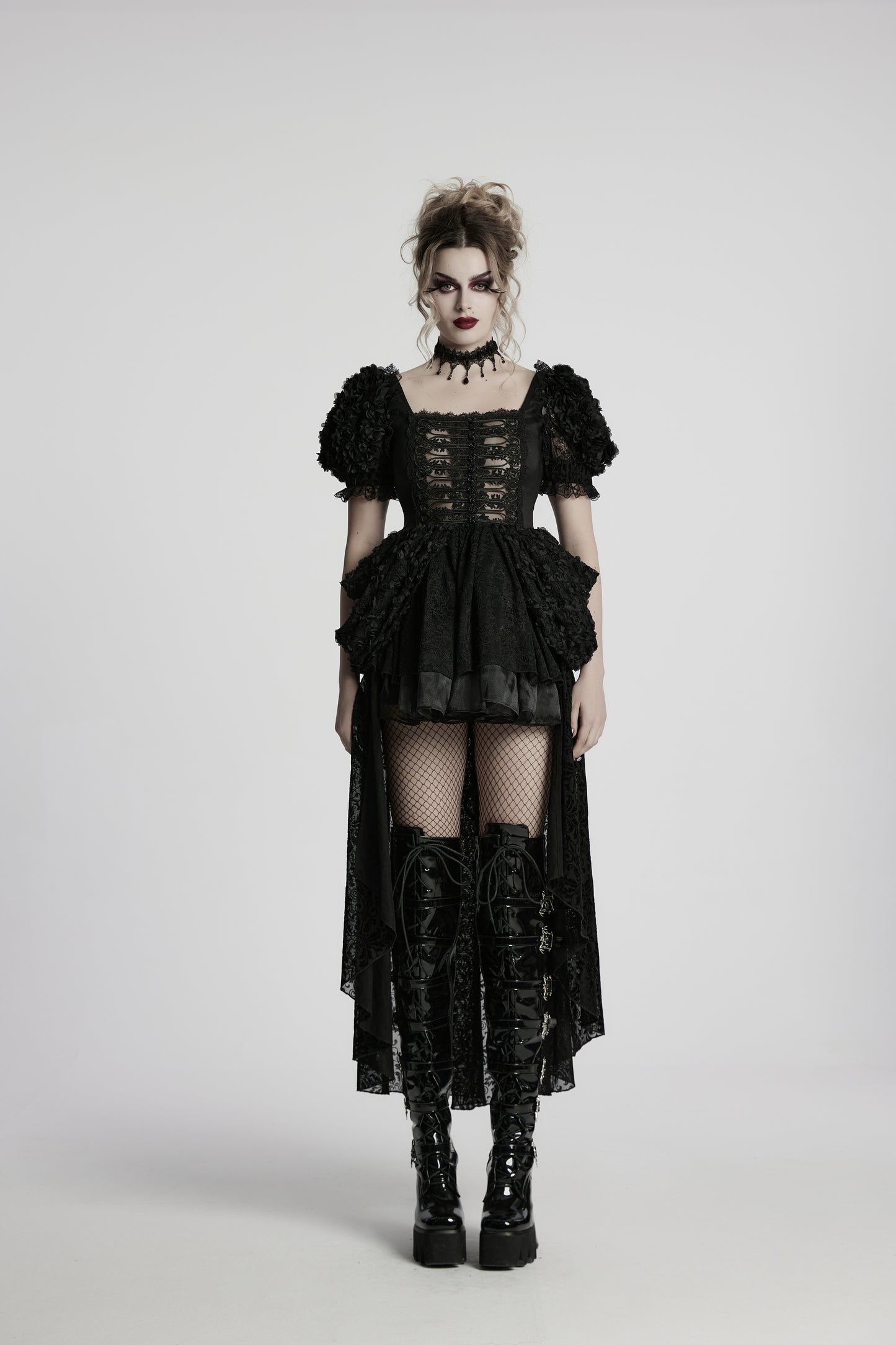 Romantisches, schwarzes Gothic-Kleid MARQUISE BELLADONNA DRESS mit kurzen Puff-Ärmeln und hohem Saum von Punk Rave