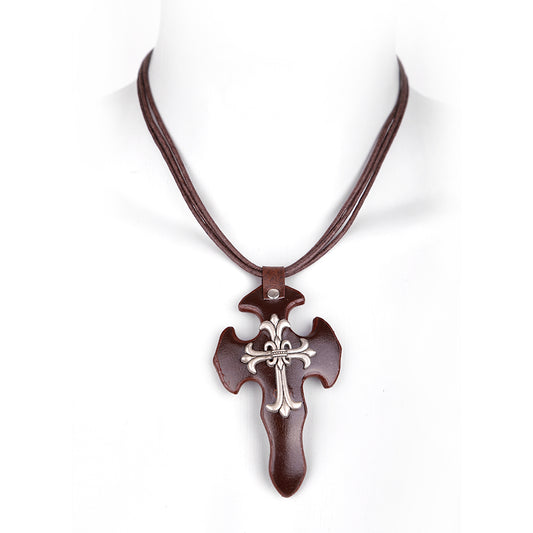 Braune Kette Leather Cross Brown mit Lederkreuzanhänger mit silbernem Kreuz in der Mitte an drei dünnen Bändern