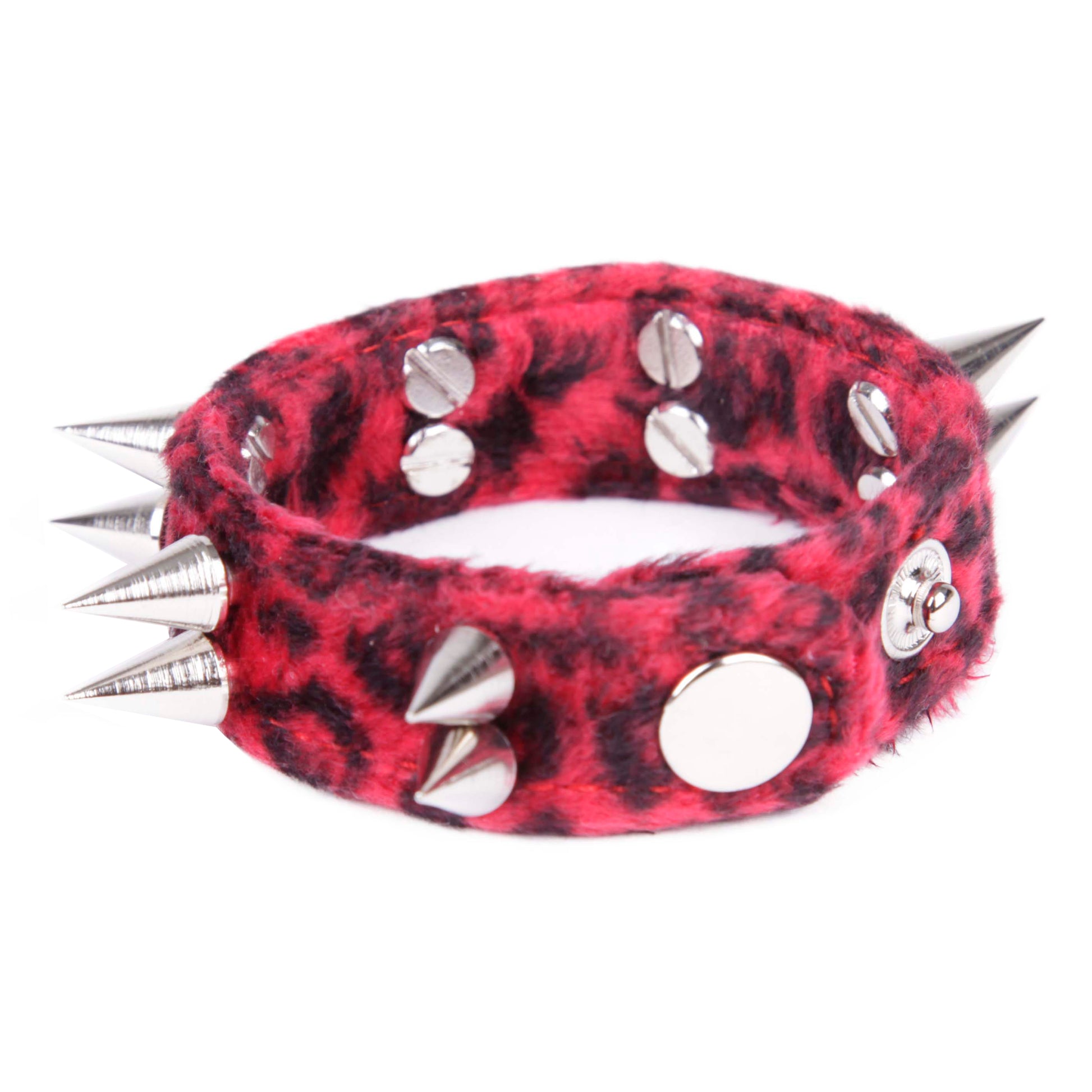 Breites, rotes Fellarmband Red mit Leopardenmuster, zweireihigen Killernieten und Druckknopfverschluss von MB Müller