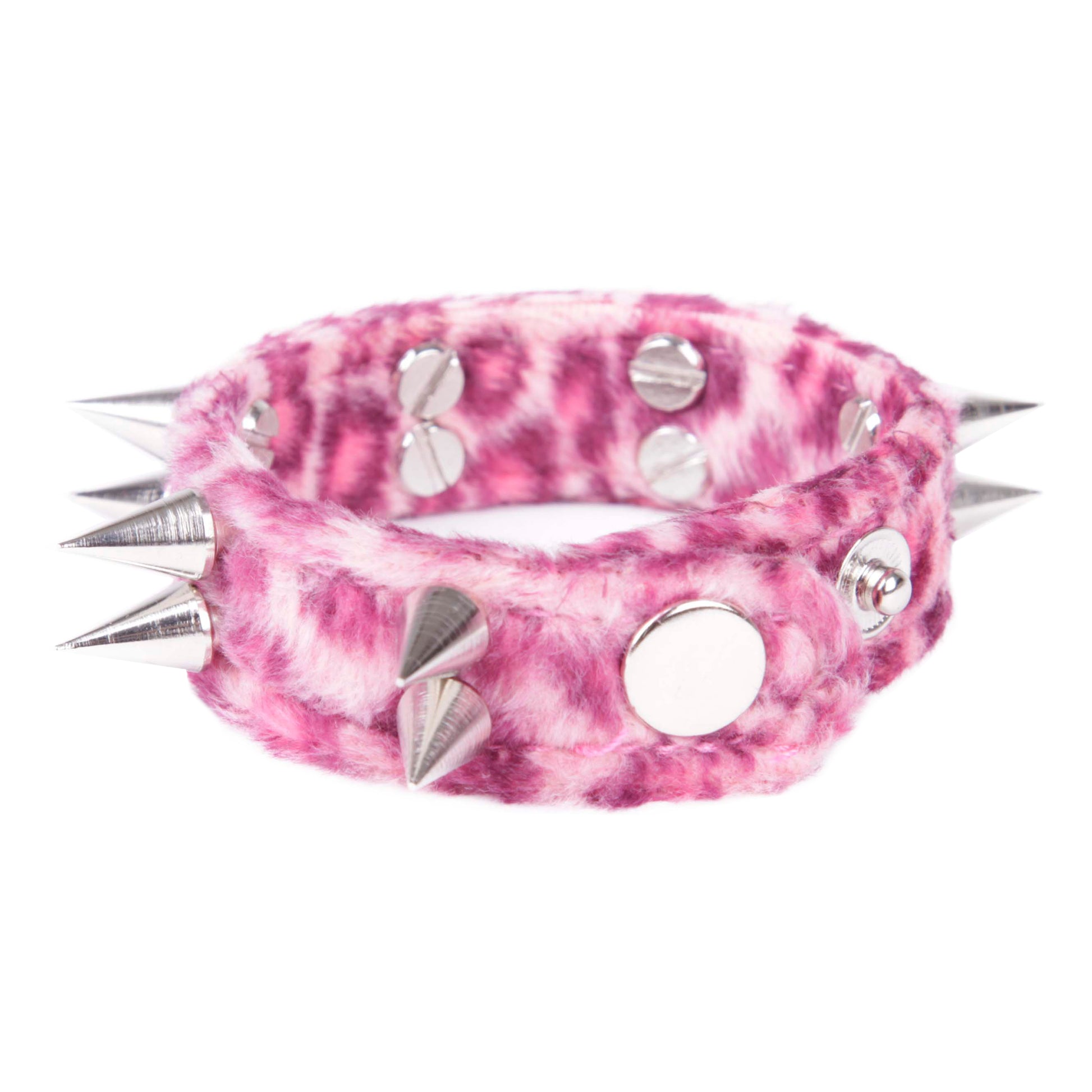 Breites, rosafarbendes Fellarmband Pink mit Leopardenmuster, zweireihigen Killernieten und Druckknopfverschluss von MB Müller