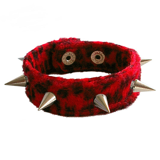 Rotes Fellarmband Red mit Leopardenmuster, einreihigen Killernieten und Druckknopfverschluss