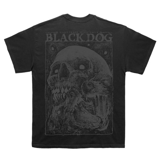 Schwarzes BLACK DOG T-Shirt mit großem Backprint ud kleinem Logo auf der Vorderseite von Godmachine