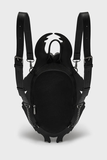 Rückseite mattschwarzer PU-Rucksack AMULET BACKPACK im auffälligen Käferdesign von Killstar