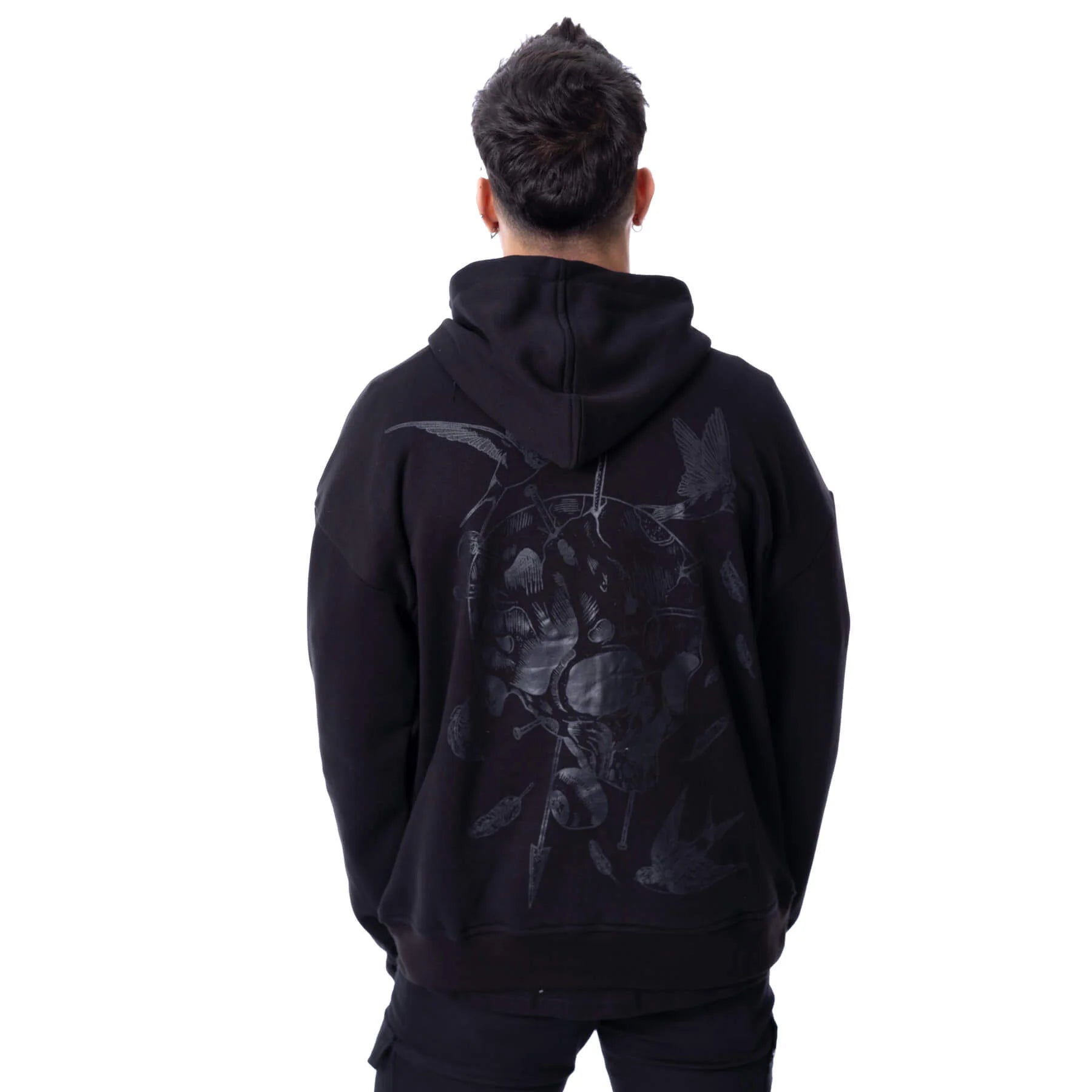 Schwarze Jacke ASH VALE HOOD mit mehreren Kettendetails von Chemical Black
