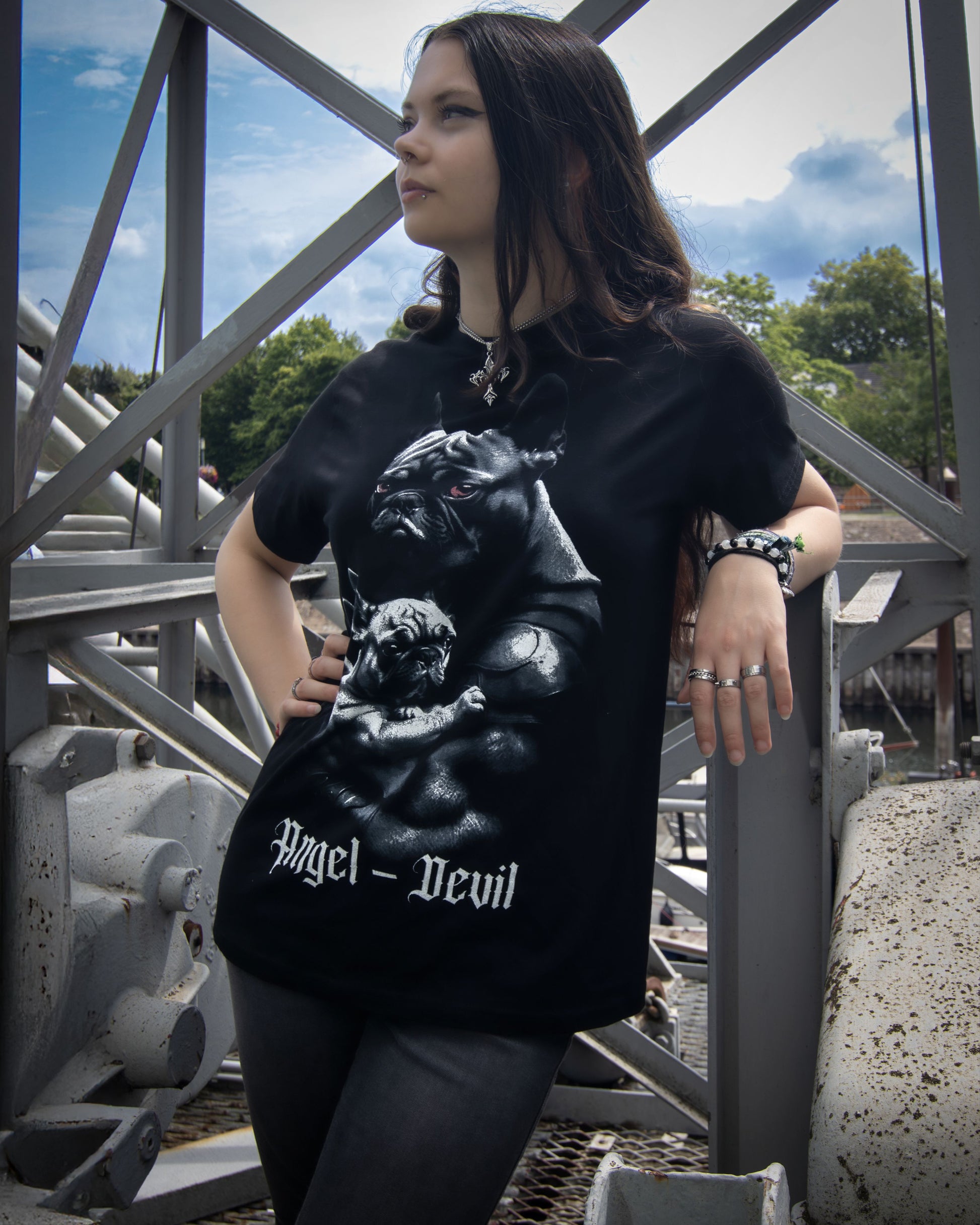 Schwarzes Oberteil Angel Devil Shirt mit Hundeprint von Tributica