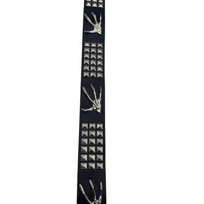 Schwarzer Nietengürtel FINGERS BELT mit Handdetails von Moon Attic