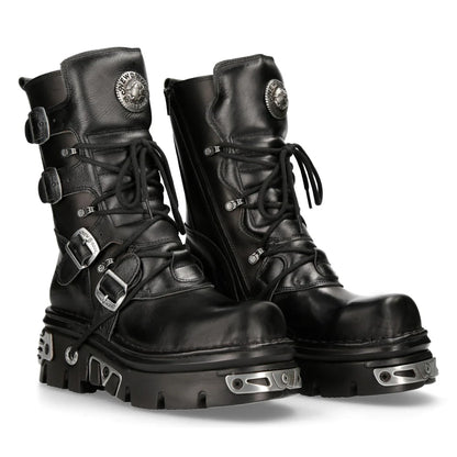 Schwarzer Stiefel aus Leder BOOTS REAKTOR BASIC mit vielen silberfarbenen Stahlelementen und Schnallen von NEW ROCK