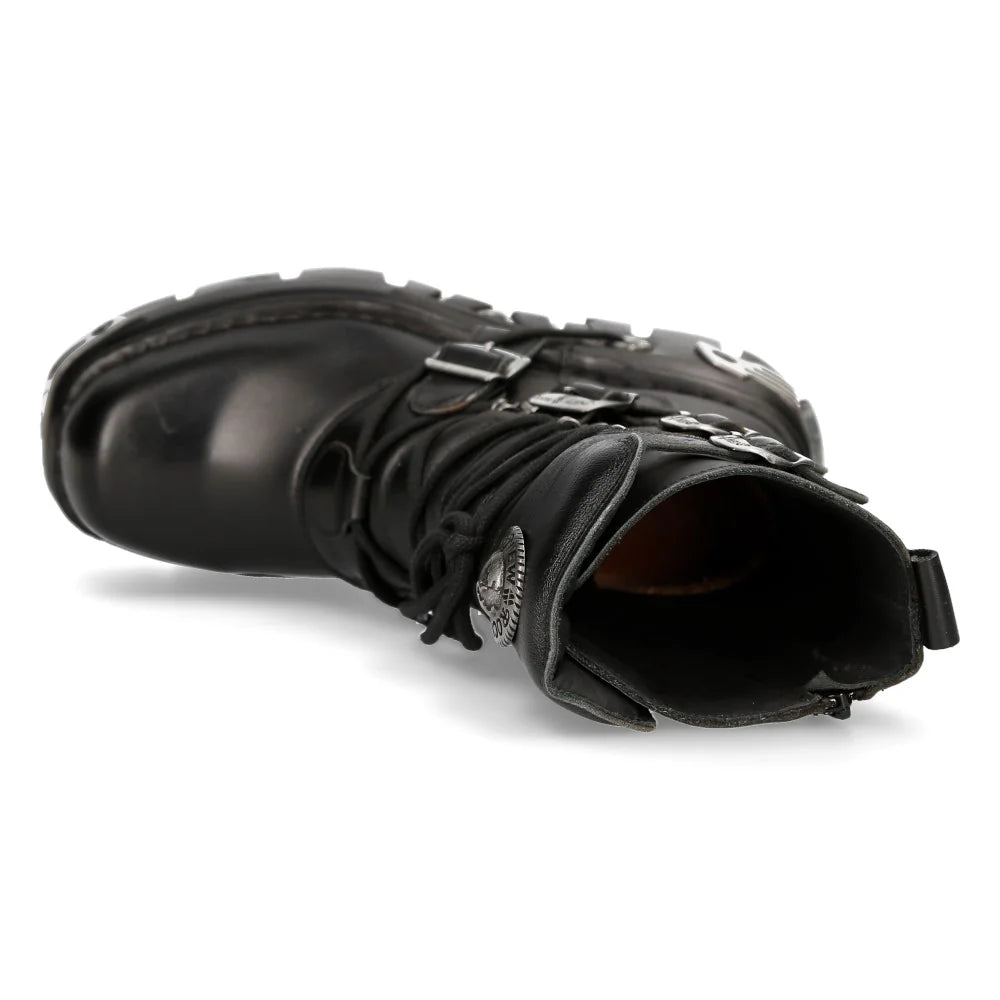 Schwarzer Stiefel aus Leder BOOTS REAKTOR BASIC mit vielen silberfarbenen Stahlelementen und Schnallen von NEW ROCK