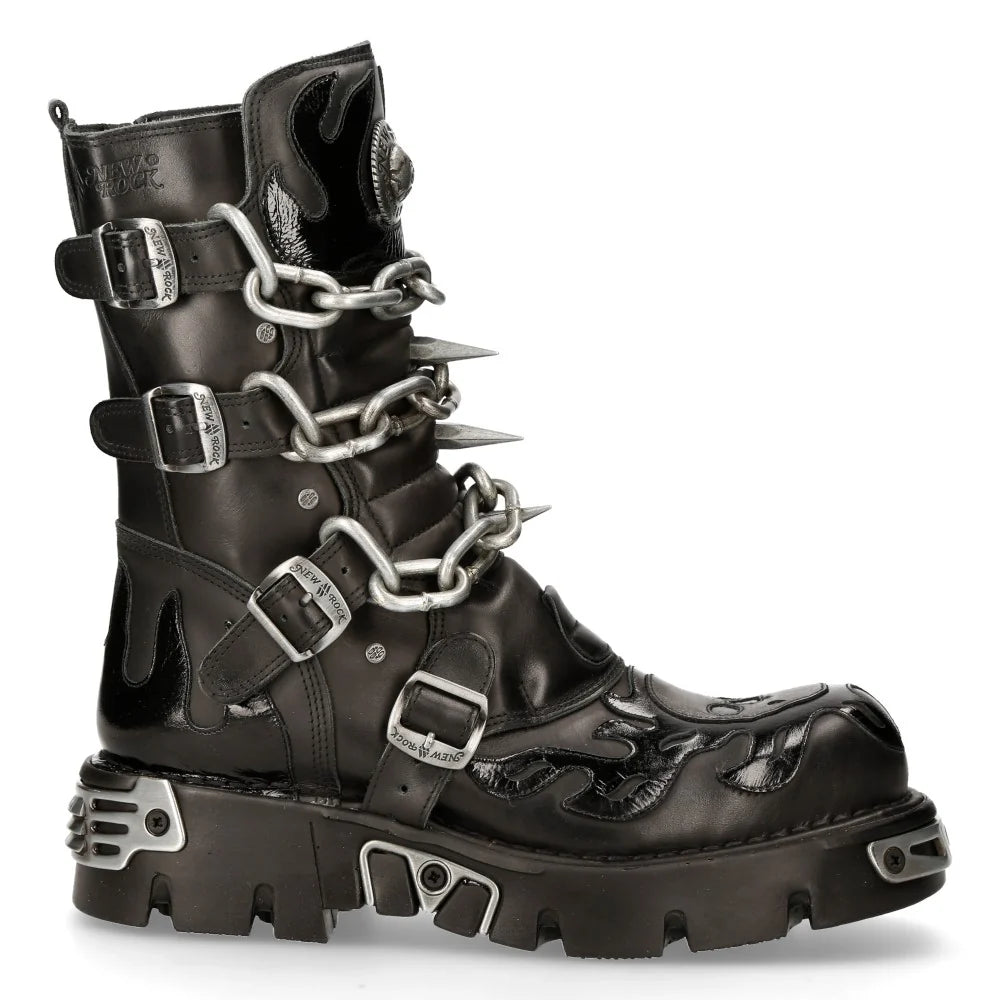 Schwarzer Stiefel aus Leder BOOTS REAKTOR SKULL mit vielen silberfarbenen Stahlelementen und Flammen und Schädel Design von NEW ROCK