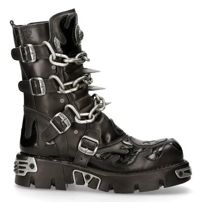 Schwarzer Stiefel aus Leder BOOTS REAKTOR SKULL mit vielen silberfarbenen Stahlelementen und Flammen und Schädel Design von NEW ROCK
