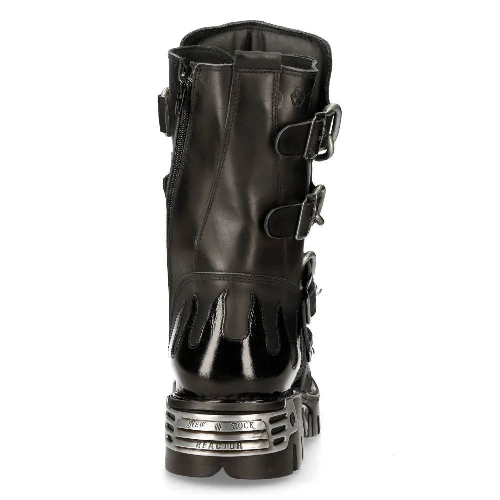 Schwarzer Stiefel aus Leder BOOTS REAKTOR SKULL mit vielen silberfarbenen Stahlelementen und Flammen und Schädel Design von NEW ROCK