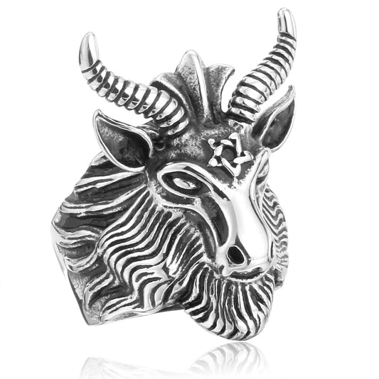 Silberfarbender Totenkopfring RAM RING in Form eines Ziegenkopfes mit Hörnern und Pentagram von Moon Attic