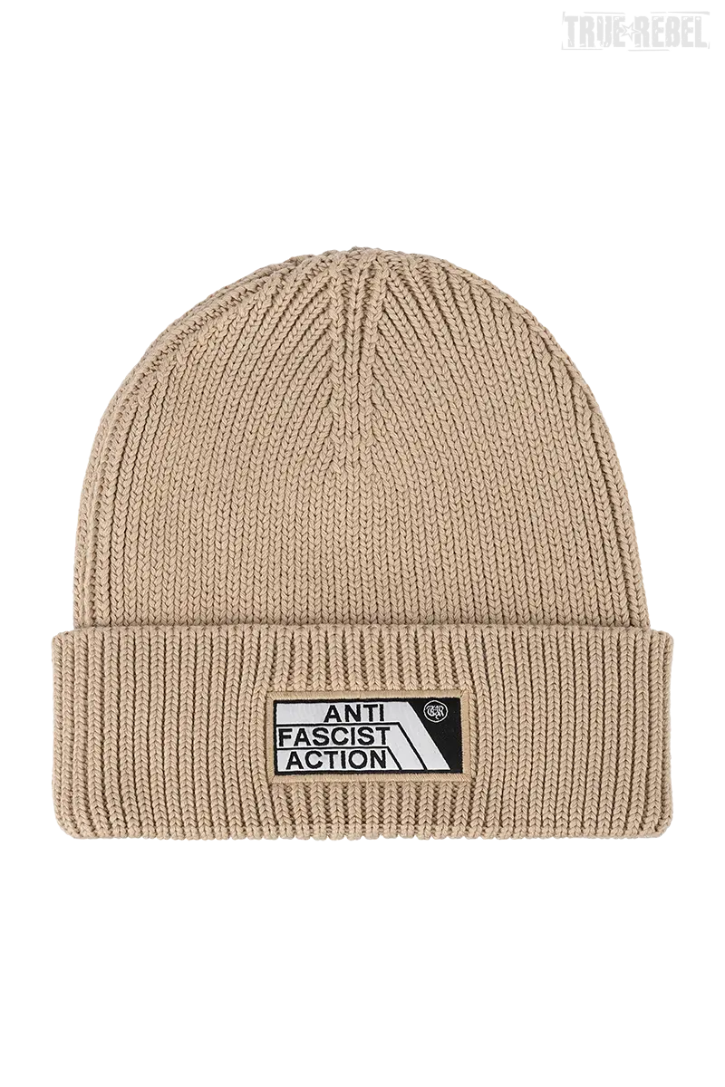 Beige Beanie AFA 2.0 Sand mit Anti Fascist Action Schriftzug von True Rebel