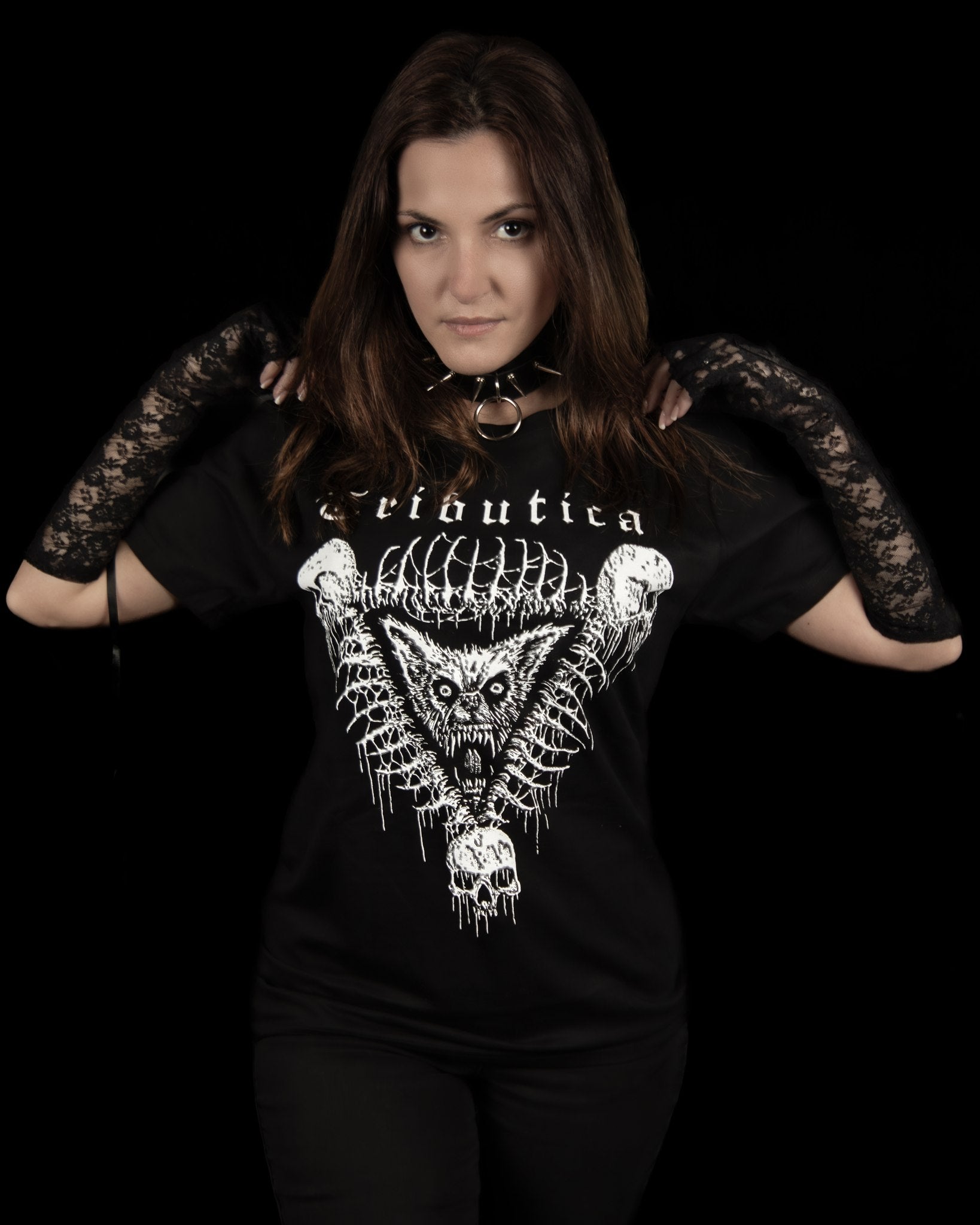 Schwarzes Oberteil Beast Shirt im abstrakten Design von Tributica