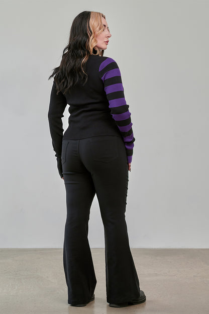 Schwarze Sweatshirtjacke MIDNIGHT RITUAL CARDIGAN PURPLE mit lilanen Streifen von Banned