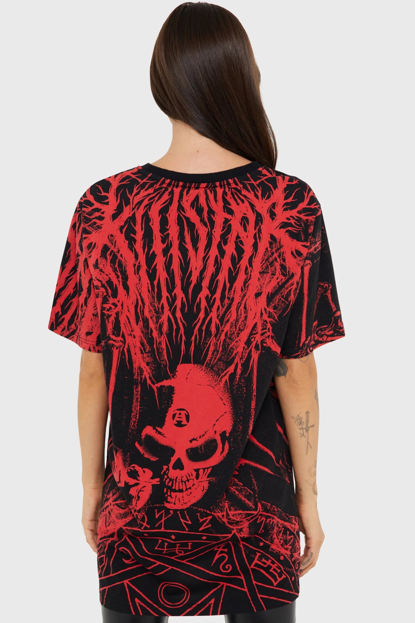 Schwarzes Shirt Dark Catharsis T-Shirt mit okkultem Skelettprint von Killstar