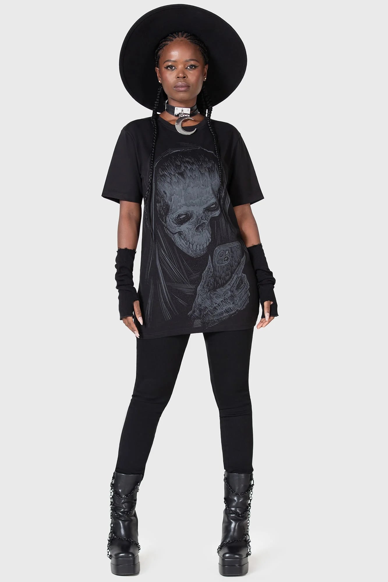 Schwarzes, weites Shirt DIGI DEATH SHRUNKEN T-SHIRT mit Skelett- und Handyprint von Killstar