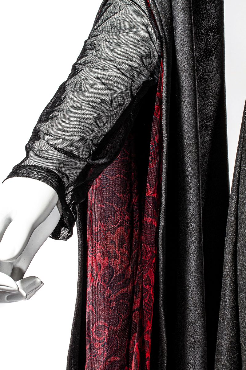 Schwarzes Mantelkleid Witches Insignia Coat mit Reißverschluss an der Vorderseite von RNG