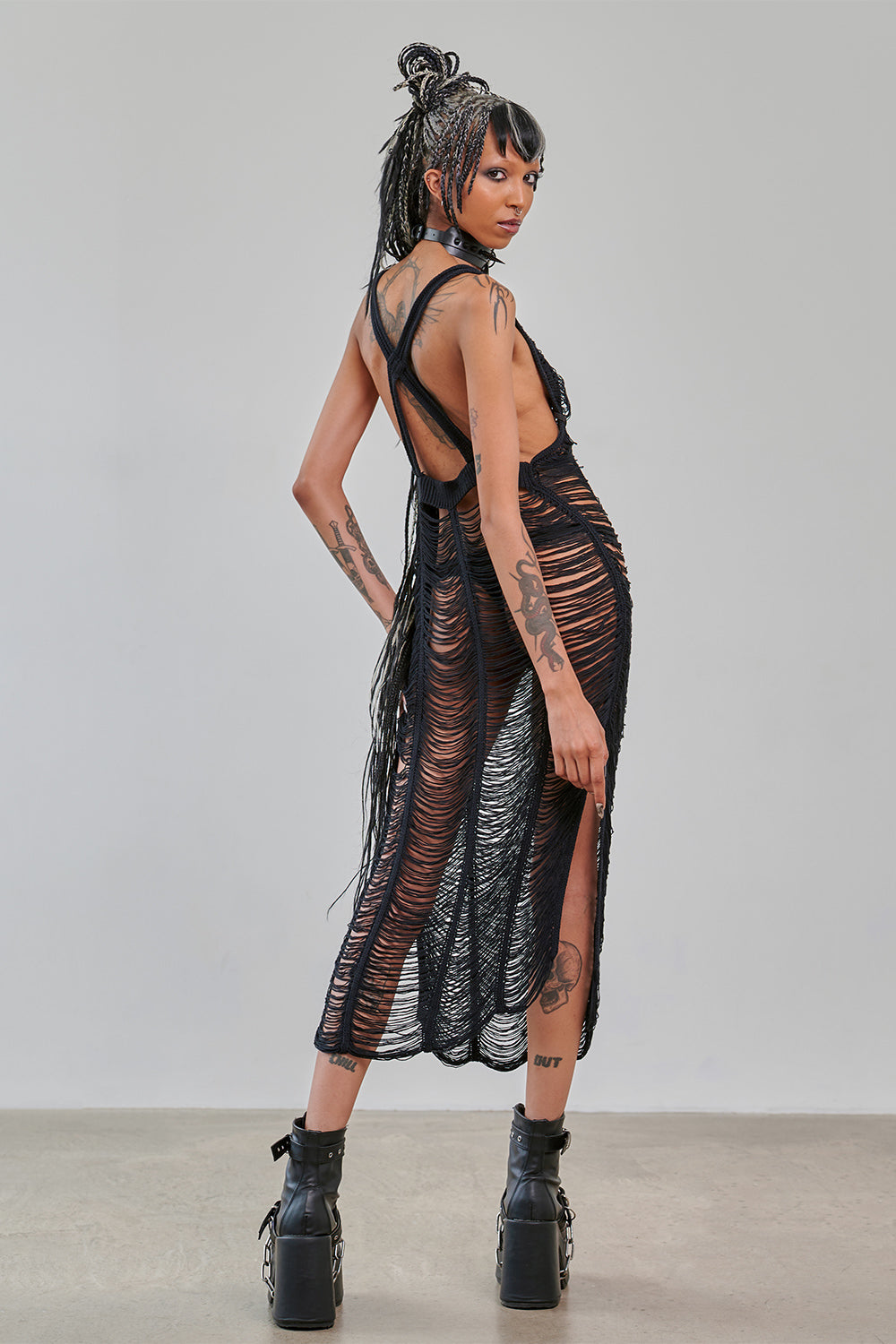 Schwarzes Kleid MIDNIGHT THREADS DRESS mit Meshstoff von Banned