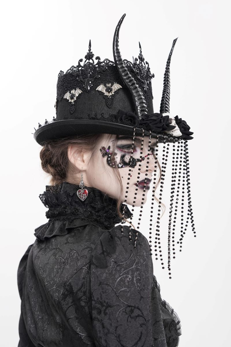Schwarzer Gothic-Filzhut Demonique Hat mit Hörnern, Perlenketten und filigranen Verzierungen von Eva Lady