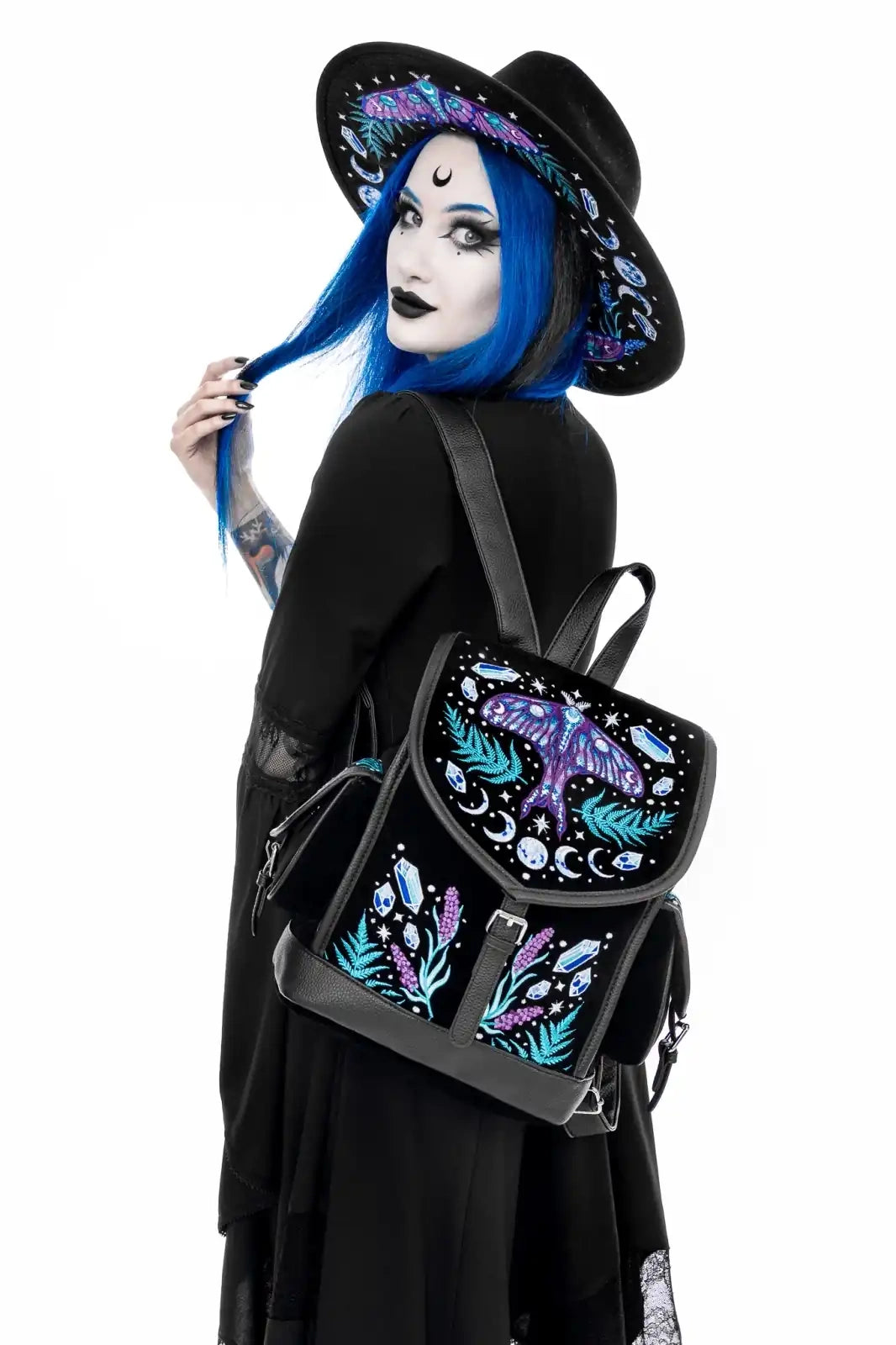 Schwarzer Rucksack ENCHANTED FOREST BACKPACK mit Mottenstickerei von Restyle