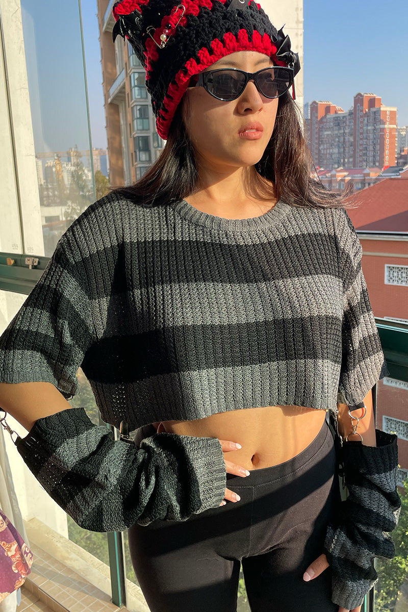 Schwarz-grau-gestreifter Pullover Grey Luna Sweater mit abnehmbaren Ärmeln von Moon Attic