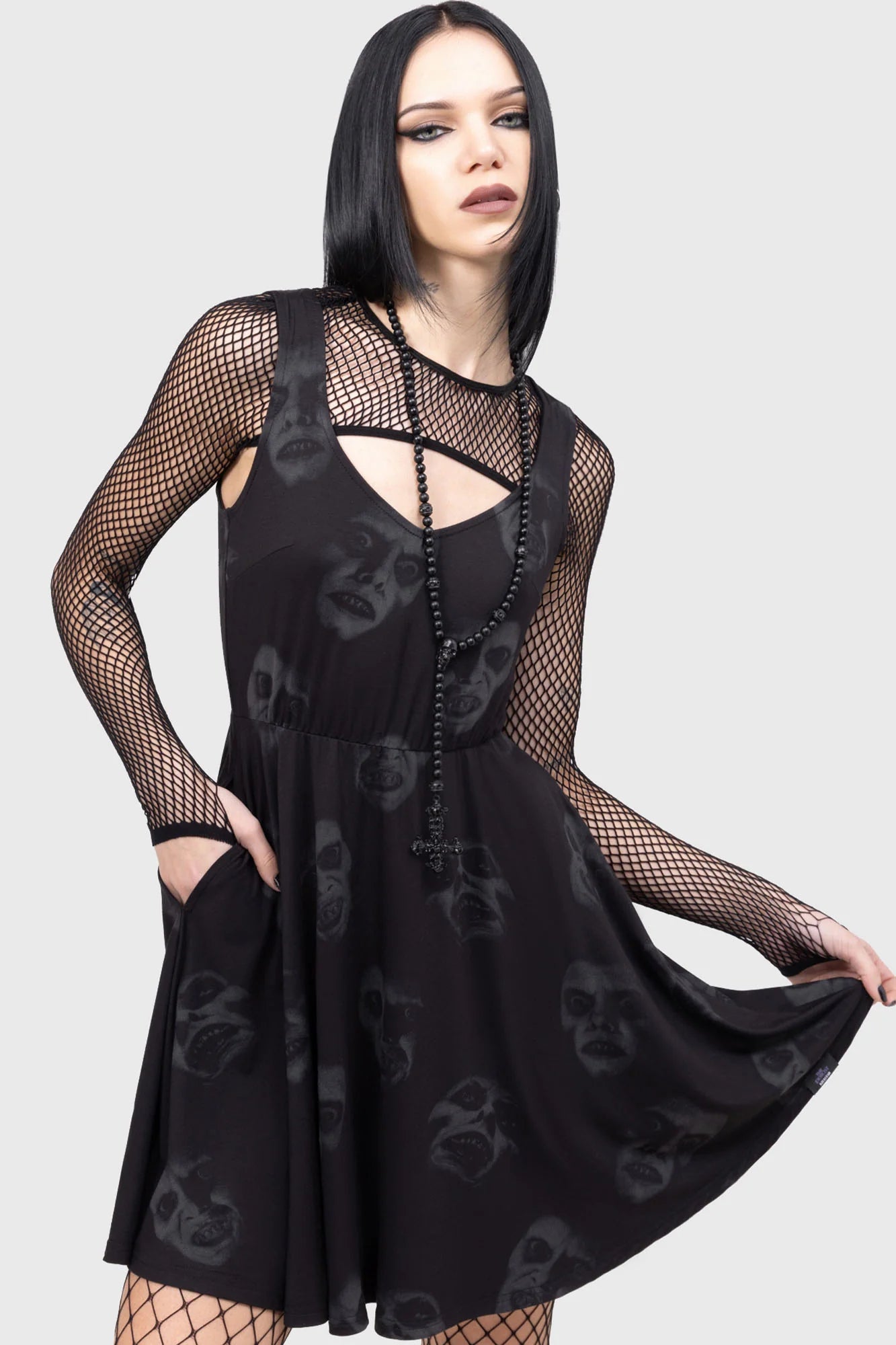 Schwarzes, kurzes Kleid EXCELLENT DAY FOR AN EXORCISM SKATER DRESS mit the Exorcist Print von Killstar