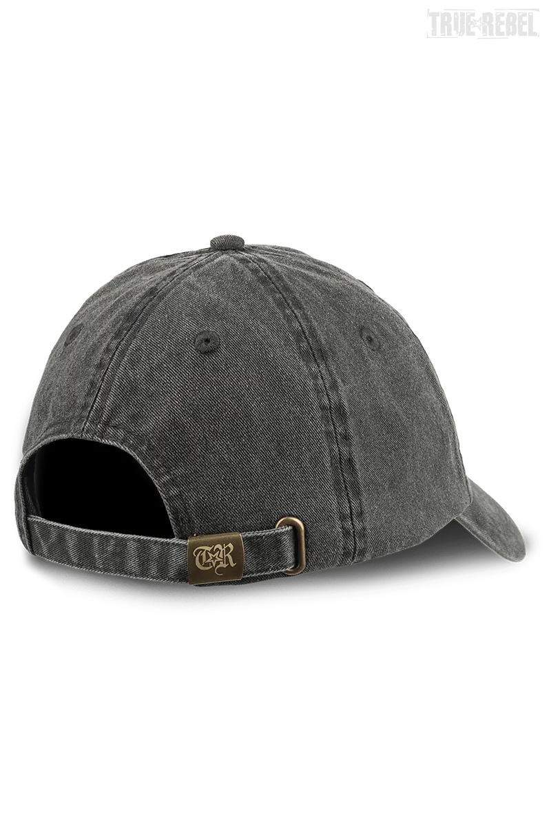 Graue Kappe FCK NZS Cap Washed Black mit kleiner, rosaner Stickerei von True Rebel