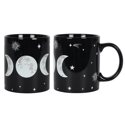 Schwarze Tasse Triple Moon Mug mit Mondphasen-Print, sowie kleinen Strenendetails