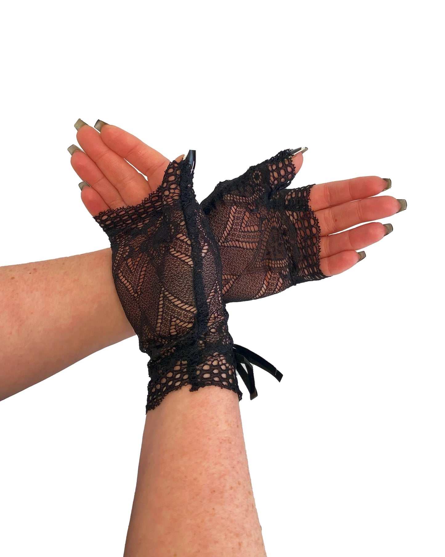 Schwarze Spitzen-Armstulpen Fingerless Lace Gloves With Bow von Pamela Mann