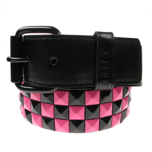 Schwarzer Nietengürtel 3-reihig Pink aus Kunstleder mit farbigen und schwarzen Pyramidennieten, die im Schachbrettmuster angeordnet sind von Bullet69