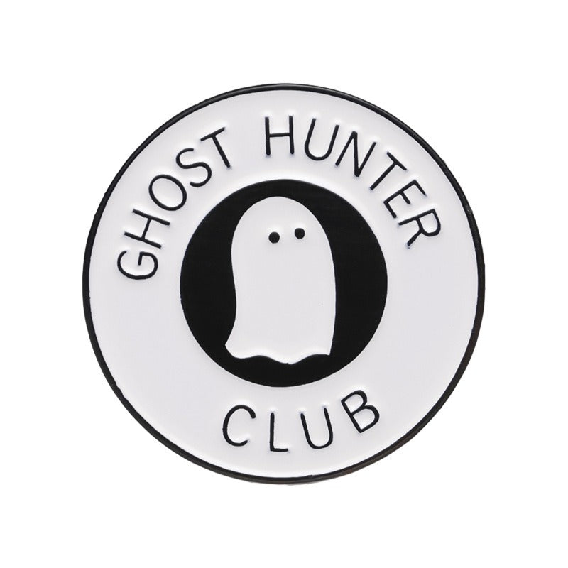 Kleiner Emaille-Anstecker GHOST HUNTER CLUB ENAMEL PIN von Moon Attic