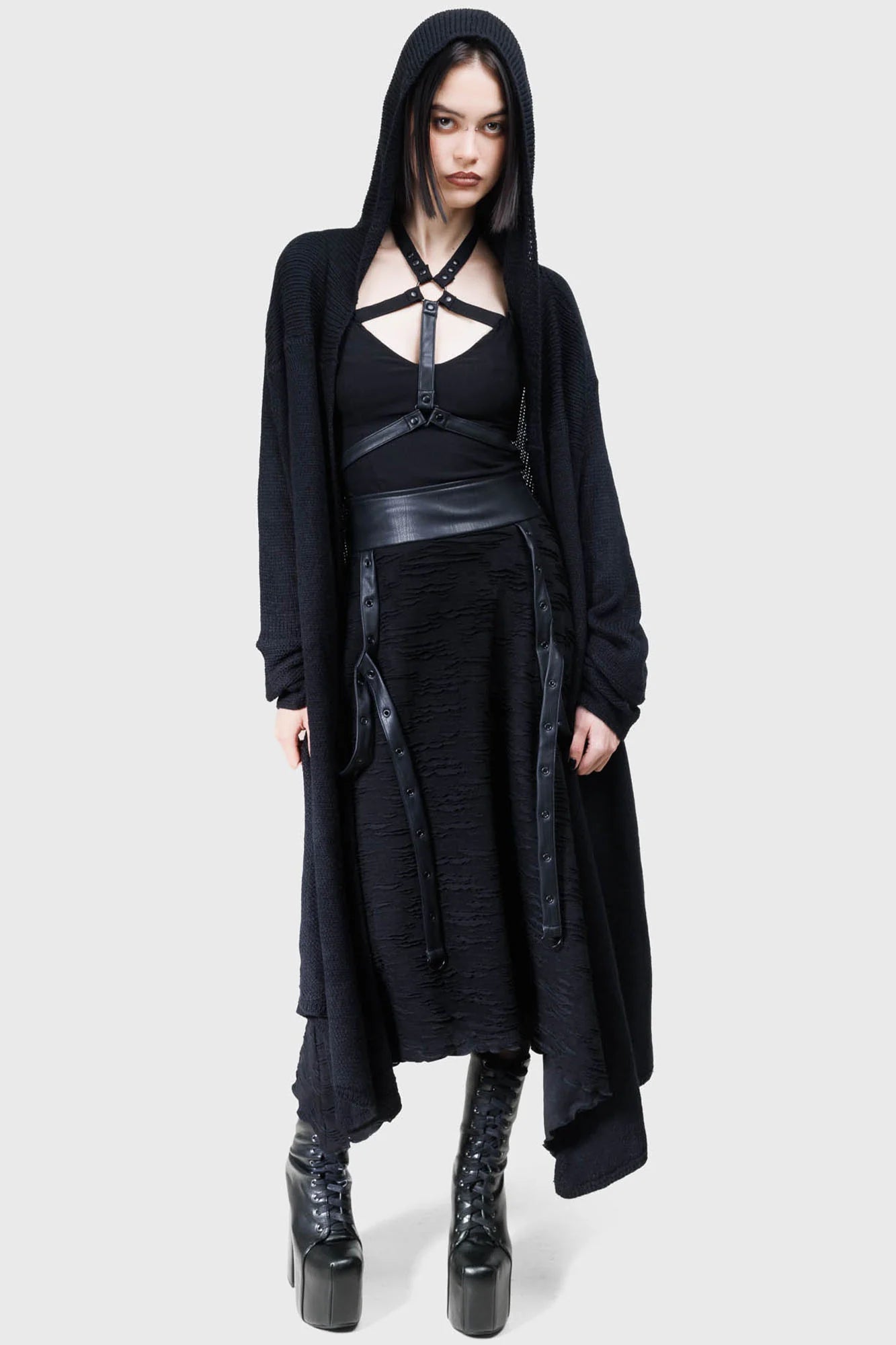 Schwarzer, langer Rock GLOOMARA SKIRT im Used-Look mit Kunstlederbund und -zierriemen von Killstar