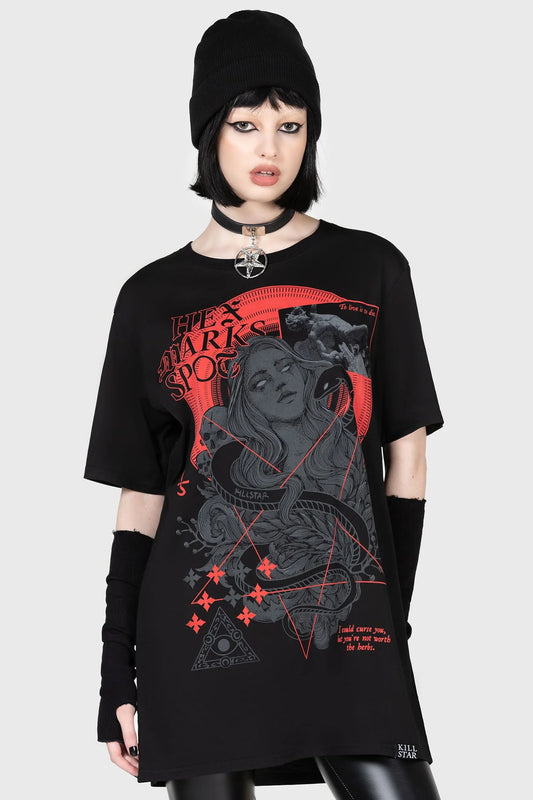 Schwarzes HEX MARKS T-SHIRT mit Frauenprint und vielen Details im roten Design von Killstar