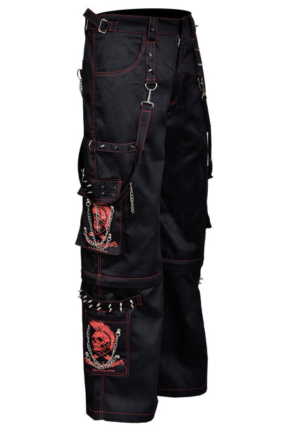 Schwarze Hose RED SPIKE PANTS mit rotem Colours-Skull-Print auf Taschen, sowie vielen Nieten, Ketten und Riemen mit Colours Branding