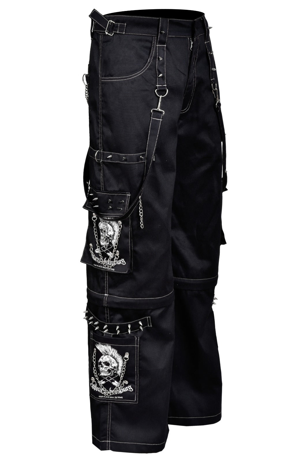 Schwarze Hose WHITE SPIKE PANTS mit weißem Colours-Skull-Print auf Taschen, sowie vielen Nieten, Ketten und Riemen mit Colours Branding