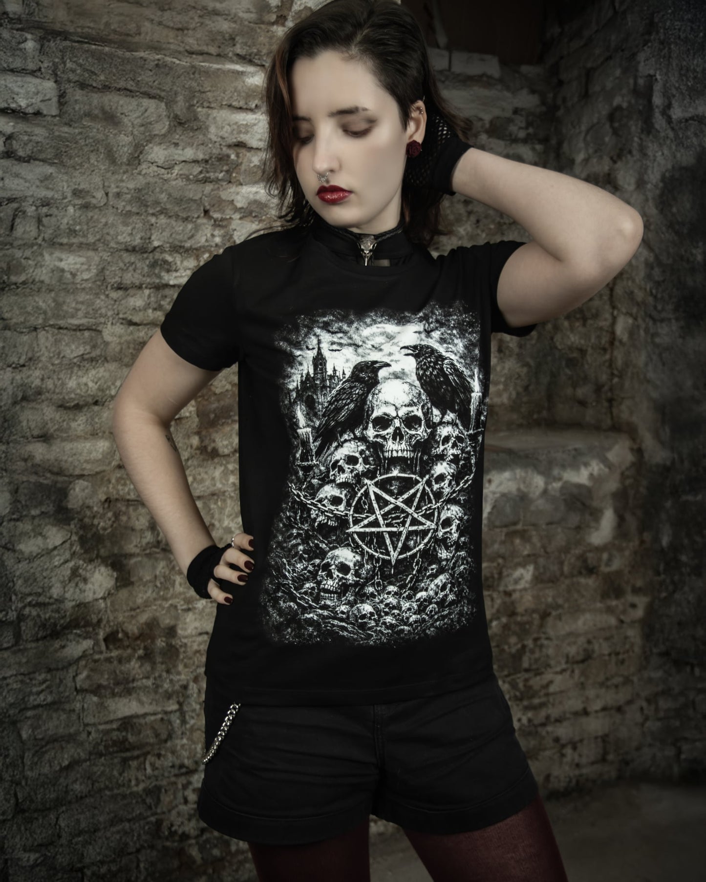 Schwarzes Oberteil Circle Of Bones Shirt von Tributica
