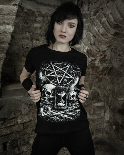 Schwarzes Oberteil Ritual Of Time Shirt von Tributica