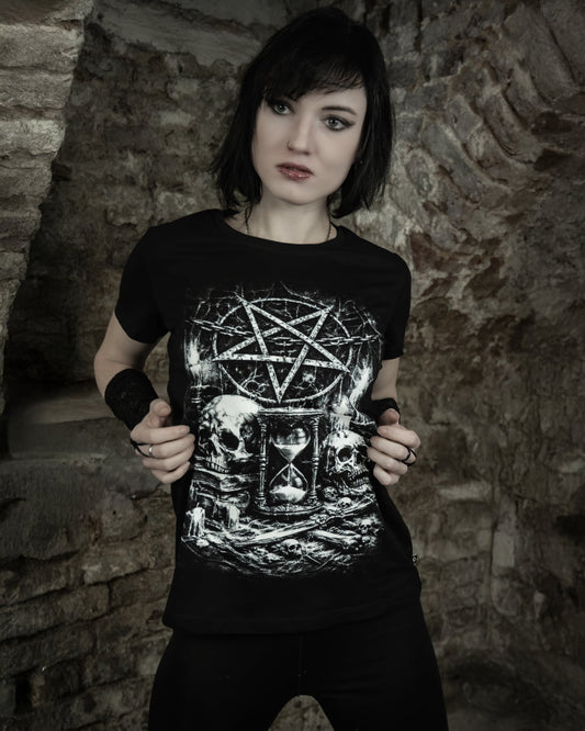 Schwarzes Oberteil Ritual Of Time Shirt von Tributica