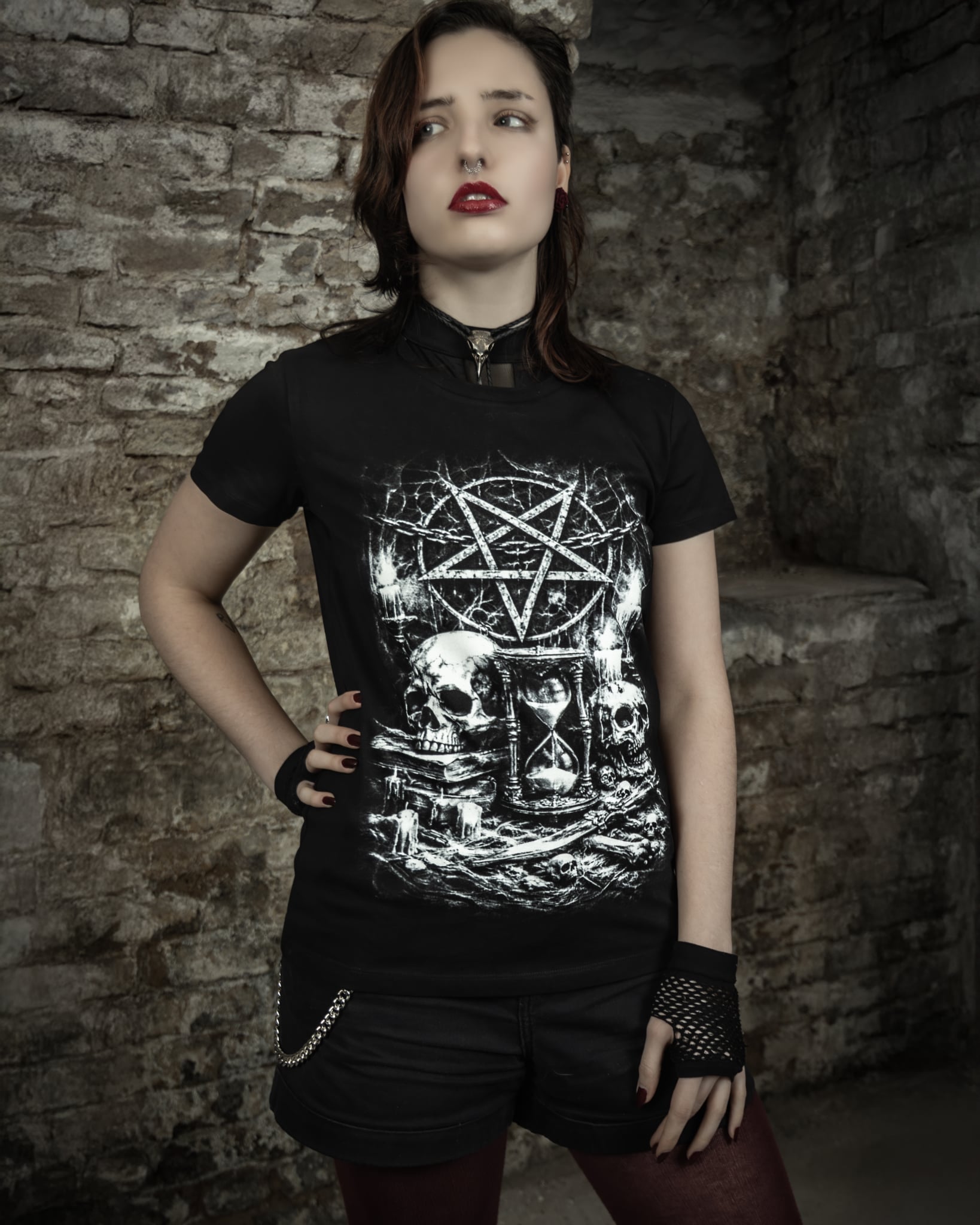 Schwarzes Oberteil Ritual Of Time Shirt von Tributica