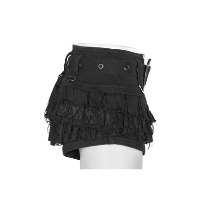 Schwarze, kurze Hotpants DOOM DOLL SHORTS mit Schlangenschnalle, sowie Rüschen- und Spitzendetails von Punk Rave