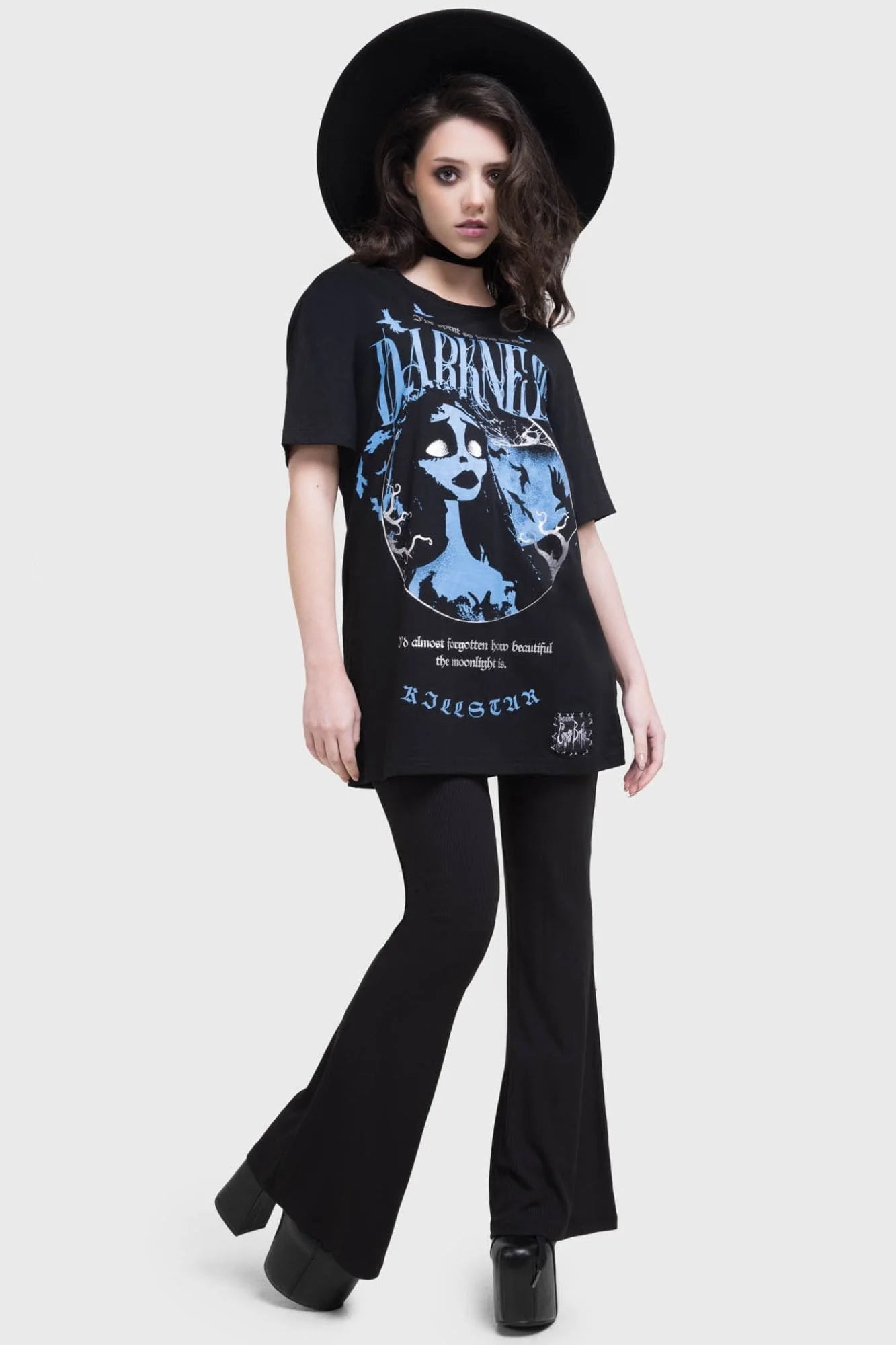 Schwarz-blaues Oberteil IN THE DARKNESS T-SHIRT mit auffälliger Corspe Bride-Grafik von Killstar