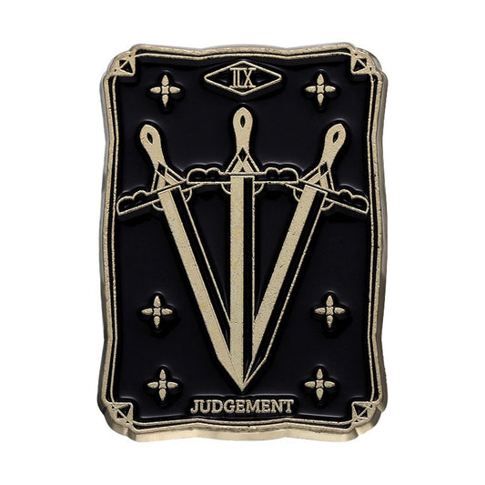 Kleiner Emaille-Anstecker JUDGEMENT ENAMEL PIN von Moon Attic