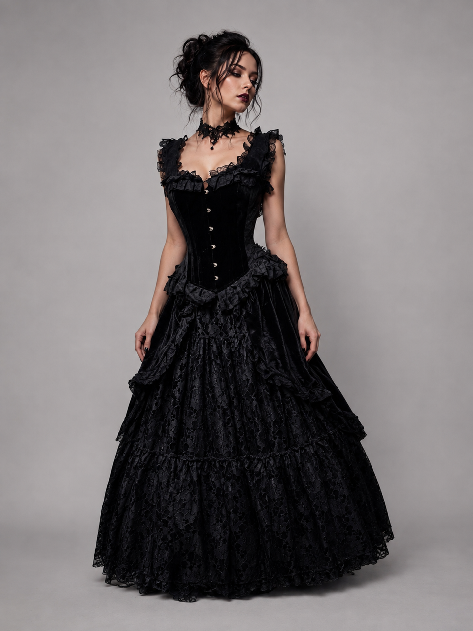 Maxirock im viktorianischen Gothic-Stil Victorian Gothic Maxi Skirt aus schwarzem Samt über schwarzer, gerüschter Spitze von Burleska
