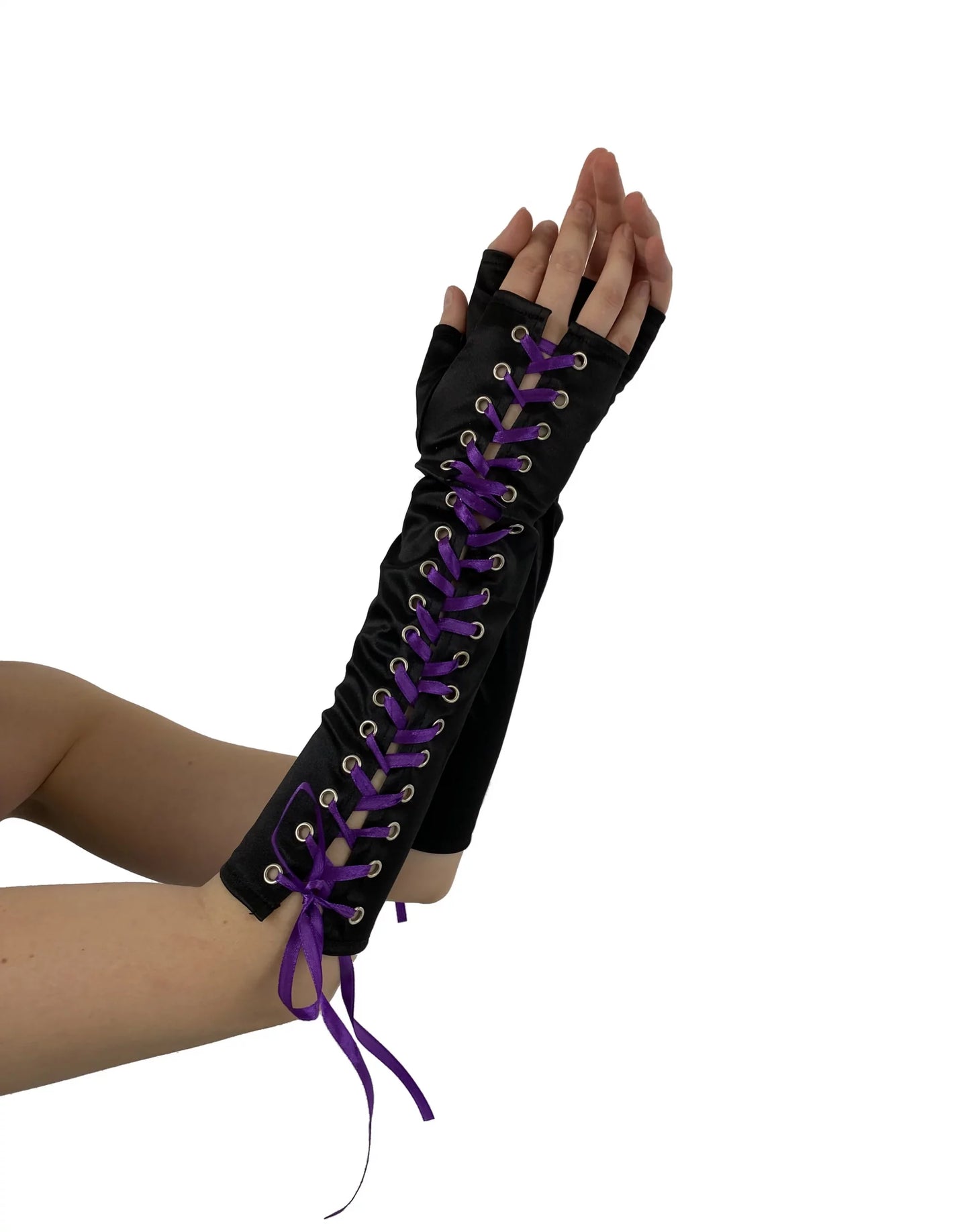 Schwarze Armstulpen Lace Up Gloves mit lilaner Schnürung von Pamela Mann