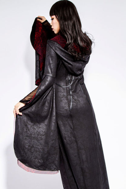 Schwarzes Mantelkleid Witches Insignia Coat mit Reißverschluss an der Vorderseite von RNG