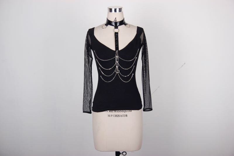 Schwarzes Shirt Toxic City Top mit Zierketten und Netzärmeln von Devil Fashion