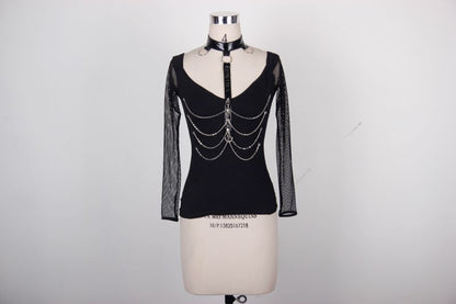 Schwarzes Shirt Toxic City Top mit Zierketten und Netzärmeln von Devil Fashion