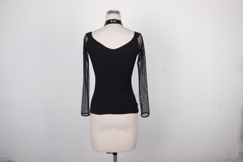 Schwarzes Shirt Toxic City Top mit Zierketten und Netzärmeln von Devil Fashion